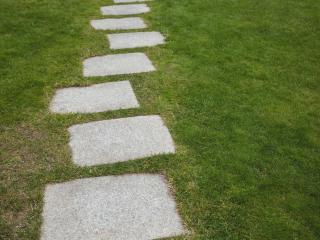 ścieżka ogrodowa - płyty betonowe na ścieżki ogrodowe