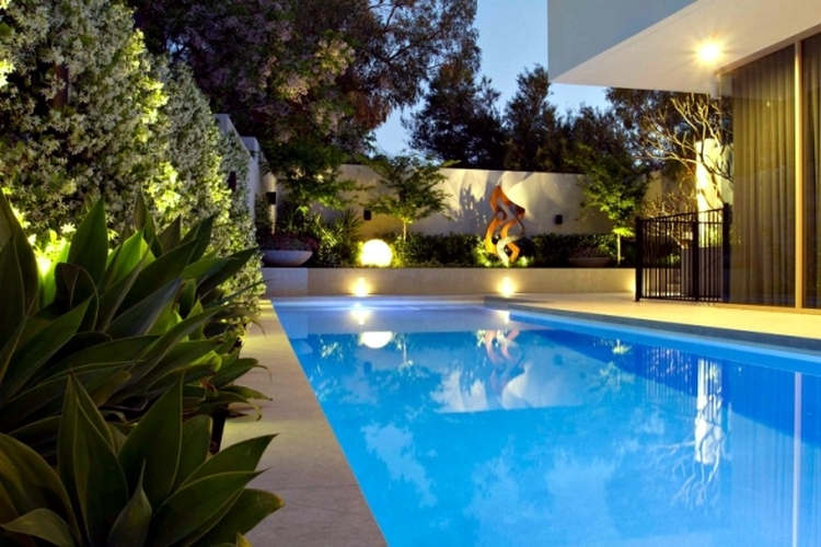 4 ciekawe pomysły na aranżację basenu w przydomowym ogrodzie